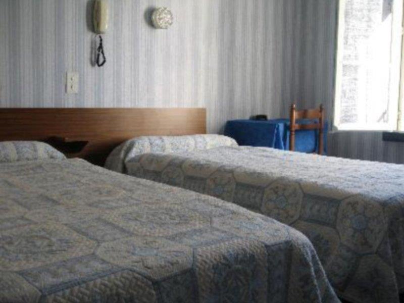 Hotel Saint Etienne Lourdes Room photo